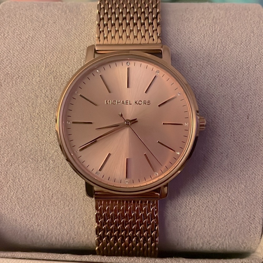 Rose Gold Michael Kors Watch! Great condition, works